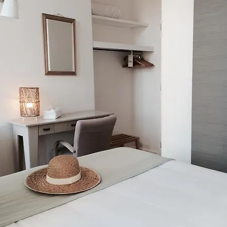Hotel Maison Du Lierre Centre 3*